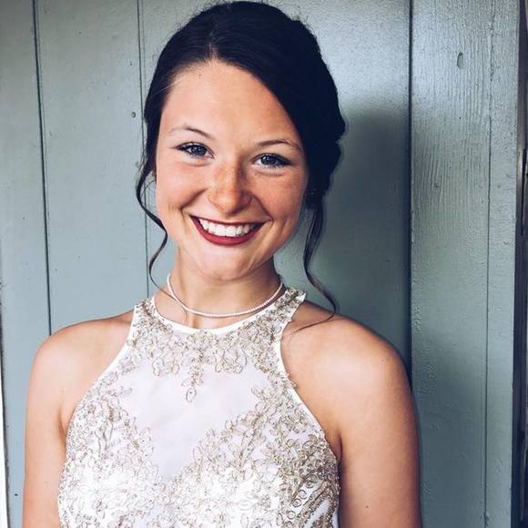 Meet your Posher, Makayla - Picture 1 of 1